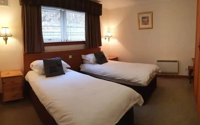 Loch Rannoch Highland Club Otter Lodge 01