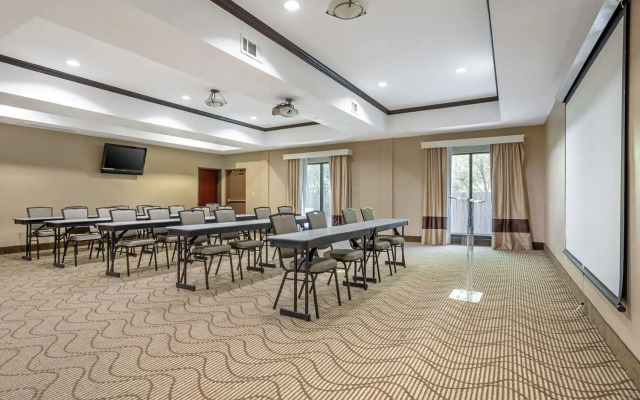 Comfort Suites Old Town Spring