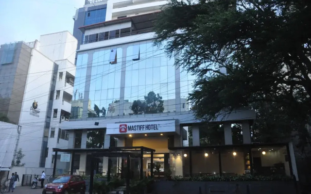 i145 Hotel