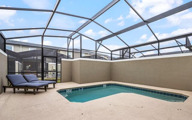 Luxury townhome with private pool near Disney
