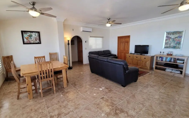 Casa Evita 4 Bedroom Beachfront Home