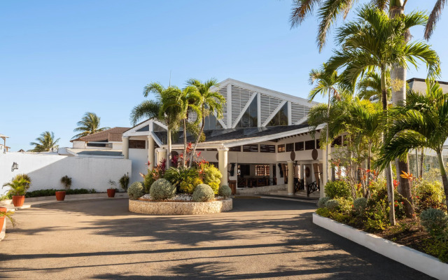 Decameron Club Caribbean Runaway Bay, Ramada All-Inclusive Resort