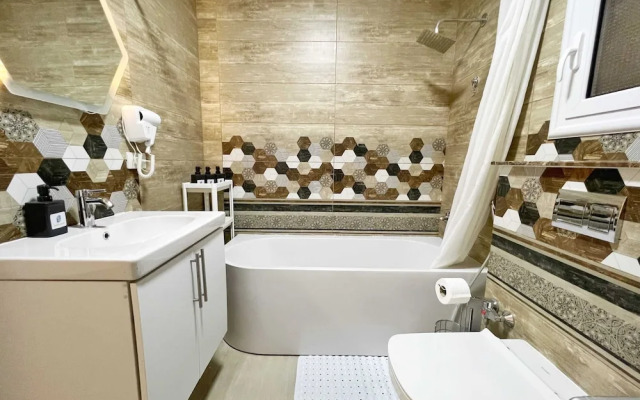 Spellbinding 2 BDR Apt. At The Giza Pyramid's Doorstep