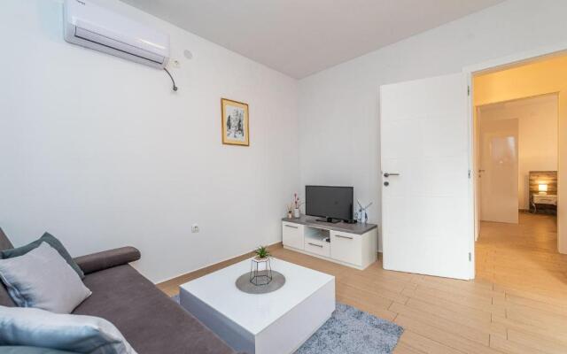 Star 1 modern & centrally ap for 4