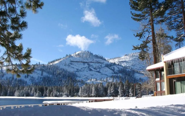 Donner Lake Village