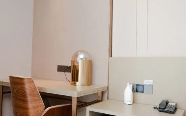 Lavande Hotel(Tongshan Wanda Plaza Yuquanhe Subway Station Store)