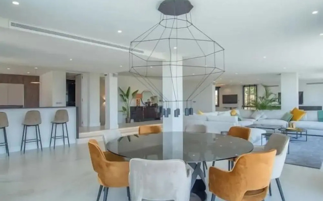 Sunrise Villa Marbella by Lodgerstrip
