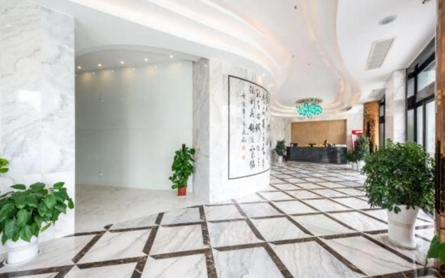 He County Hetai Holiday Hotel