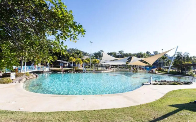 Ocean View 33A Studio Pool Ocean View WIFI