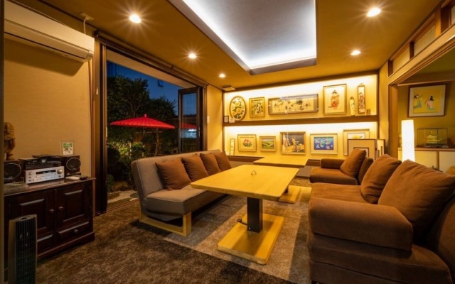 Gallery NICO – Lobby – Yao
