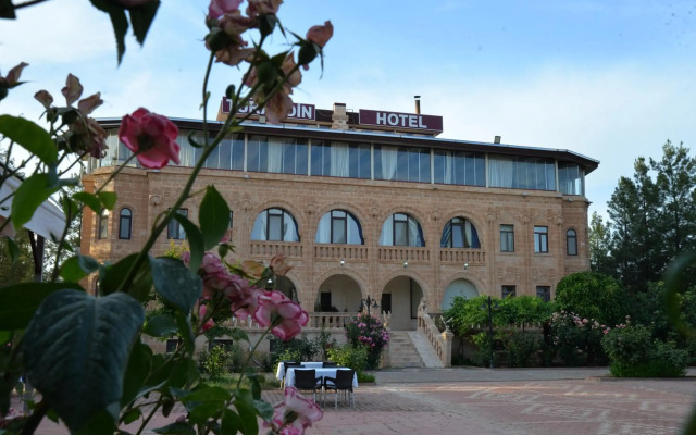 Turabdin Hotel