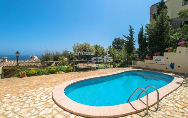 R-7 Calella DE Palafrugell 2 PAX