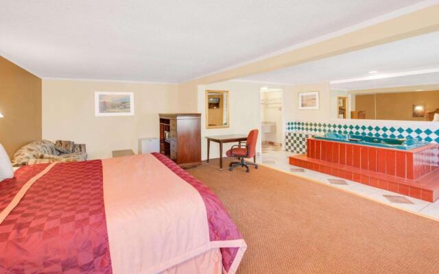 Rodeway Inn & Suites