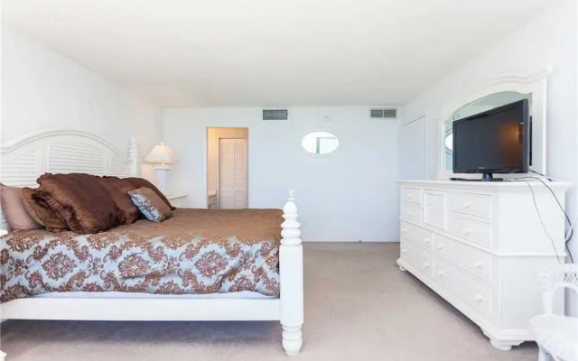 The Shores Club 1105