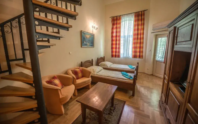 Apartment House Pater