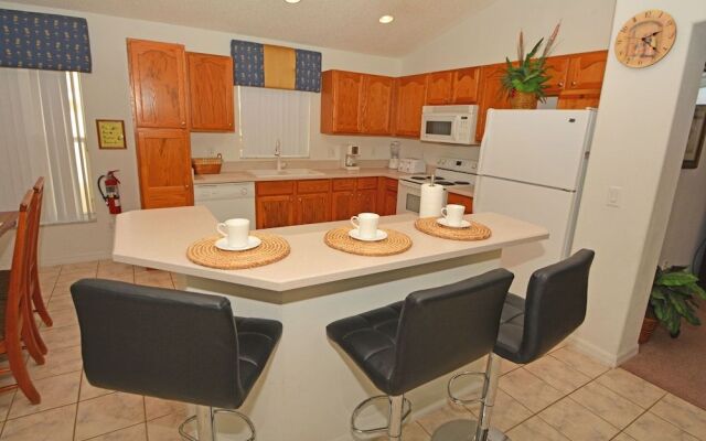 2683OL Jagu s Place 5 Br townhouse by RedAwning