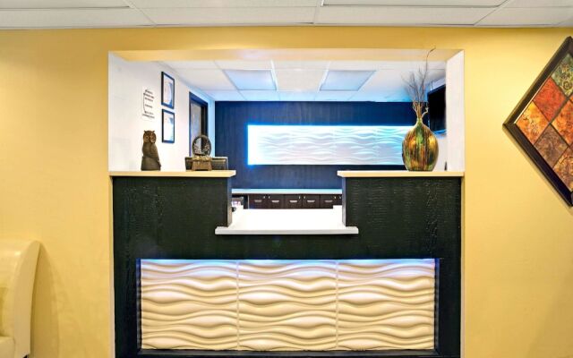 Super 8 By Wyndham Ogden