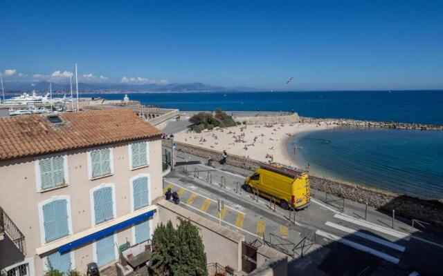 Charmant appartement spacieux pour 6P vue mer vieil Antibes