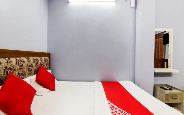 SPOT ON 37504 Mayura Hotel And Lodge