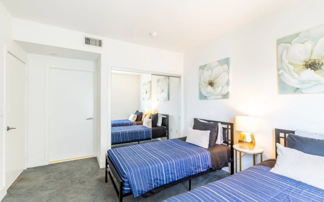 East West Comfort: Hollywood Walk Of Fame Apartments