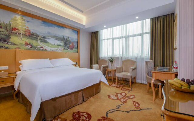 Vienna Hotel (Huizhou Qiuchang Yingbin Road)