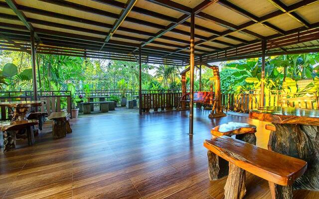 Baansuan Rimnum Resort