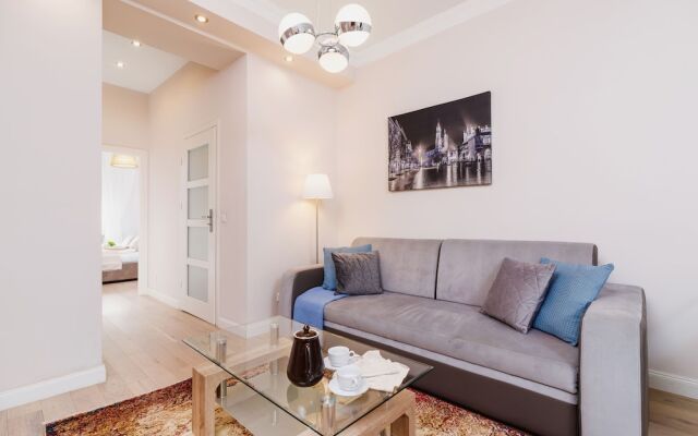 Apartment Lubicz Cracow by Renters