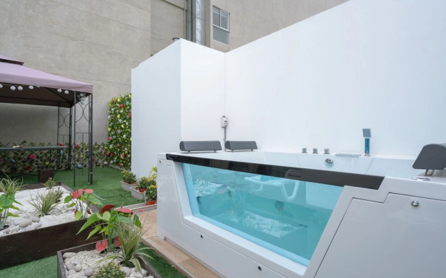 GLOBALSTAY. Modern 2BR Penthouse. Outdoor Jacuzzi, BBQ