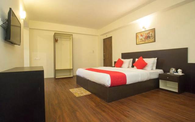 Taktse Continental by OYO Rooms