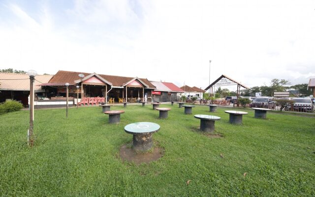 OYO 90908 Noor Arfa River Chalet