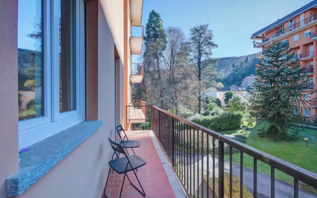 Alelu Classy And Chic Stresa Center