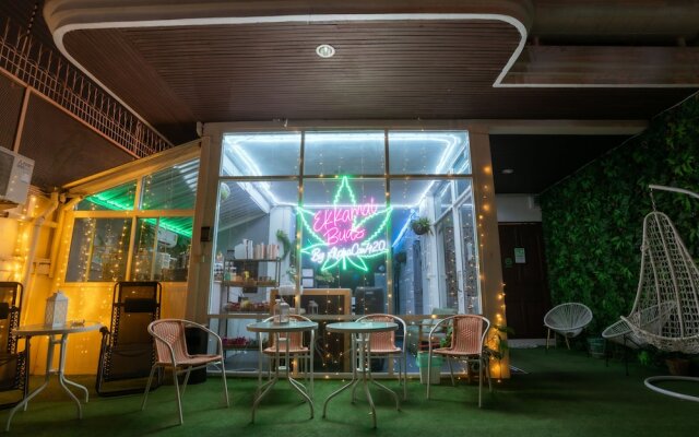 Ekkamai Buds & Beds - 420 Hostel