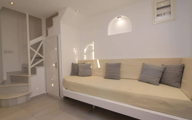 Merovigliosso Studios and Apts.