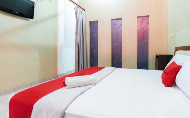RedDoorz Syariah near Plaza Medan Fair 2