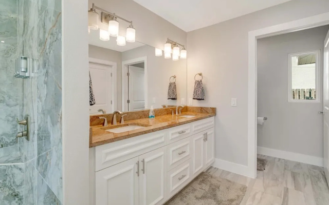 Sarasota Waterfront Pool Home With Dock