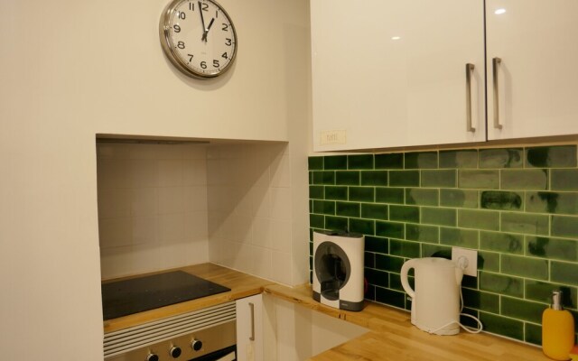 TT Anjos Lisbon Rooms