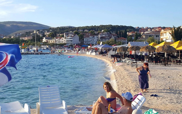 Apartments by the sea Okrug Gornji, Ciovo - 18798
