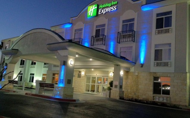 Holiday Inn Express Hotel & Suites Bastrop, an IHG Hotel