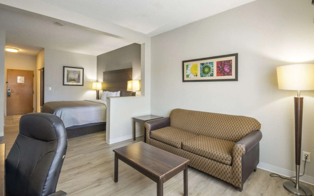 Quality Suites Hickory South