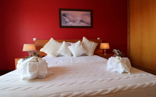 3-bed Townhouse With Pool in Albufeira Balaia