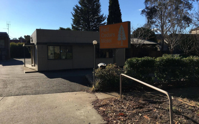 Red Cedars Motel