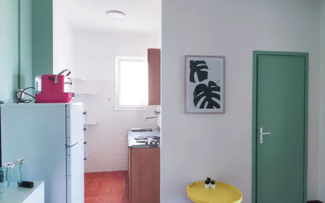 Beachside Studio With Shared Pool