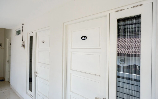 RedDoorz Plus Syariah near Stasiun Tegal 2