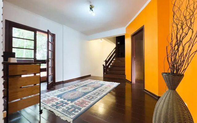 Casa espaçosa na Granja Viana