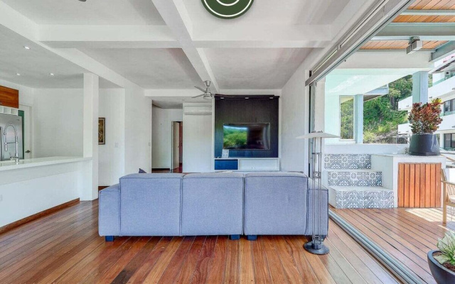 Ecofriendly 2BR Condo - Private Jacuzzi - Rooftop