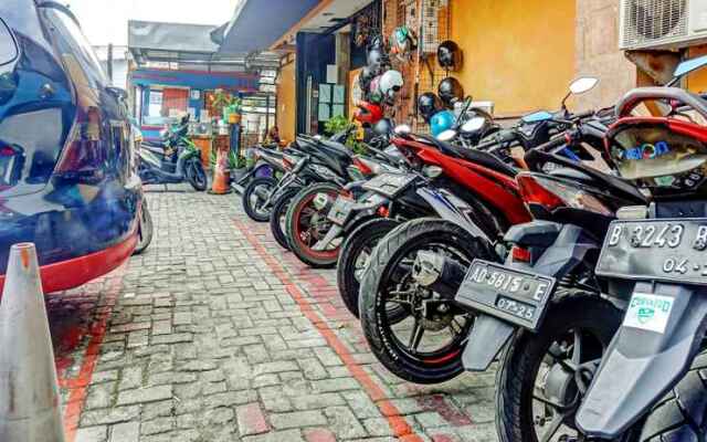 Super OYO 90692 Point Hostel