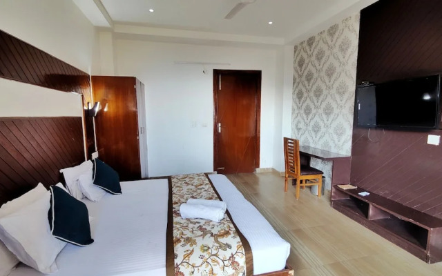Neel Giri Resort