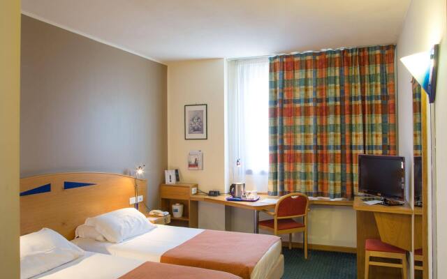 City Hotel & Suites Foligno