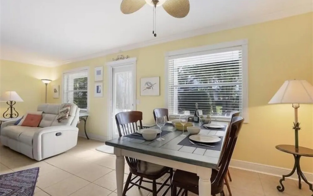 Island Haven 2 Bedroom Home by RedAwning
