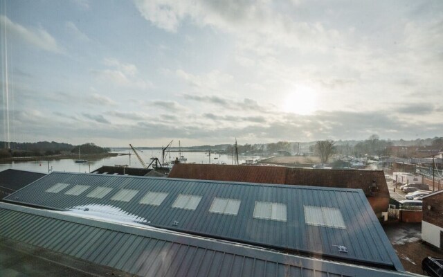 Woodbridge Penthouse